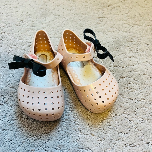 Stylish Pink Kids Shoes with Bow